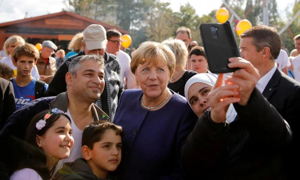 Μέρκελ: Θα έκανα πάλι το ίδιο για τη μεταναστευτική κρίση του 2015